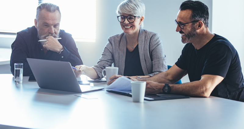 Immobilienverwalterin und Immobilienverwalter bei einem Online-Seminar des VDVI Deutschland