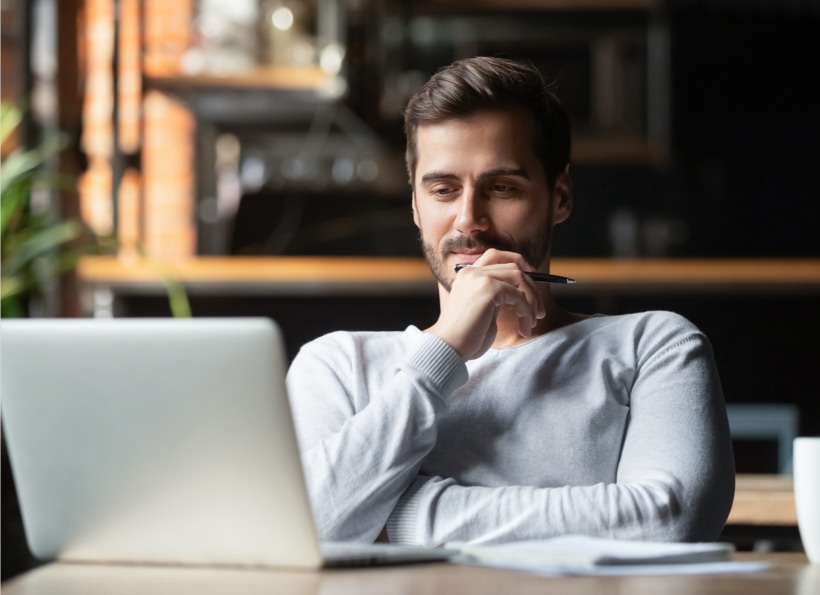 Immobilienverwalter bei einem Online-Seminar des VDIV Deutschland